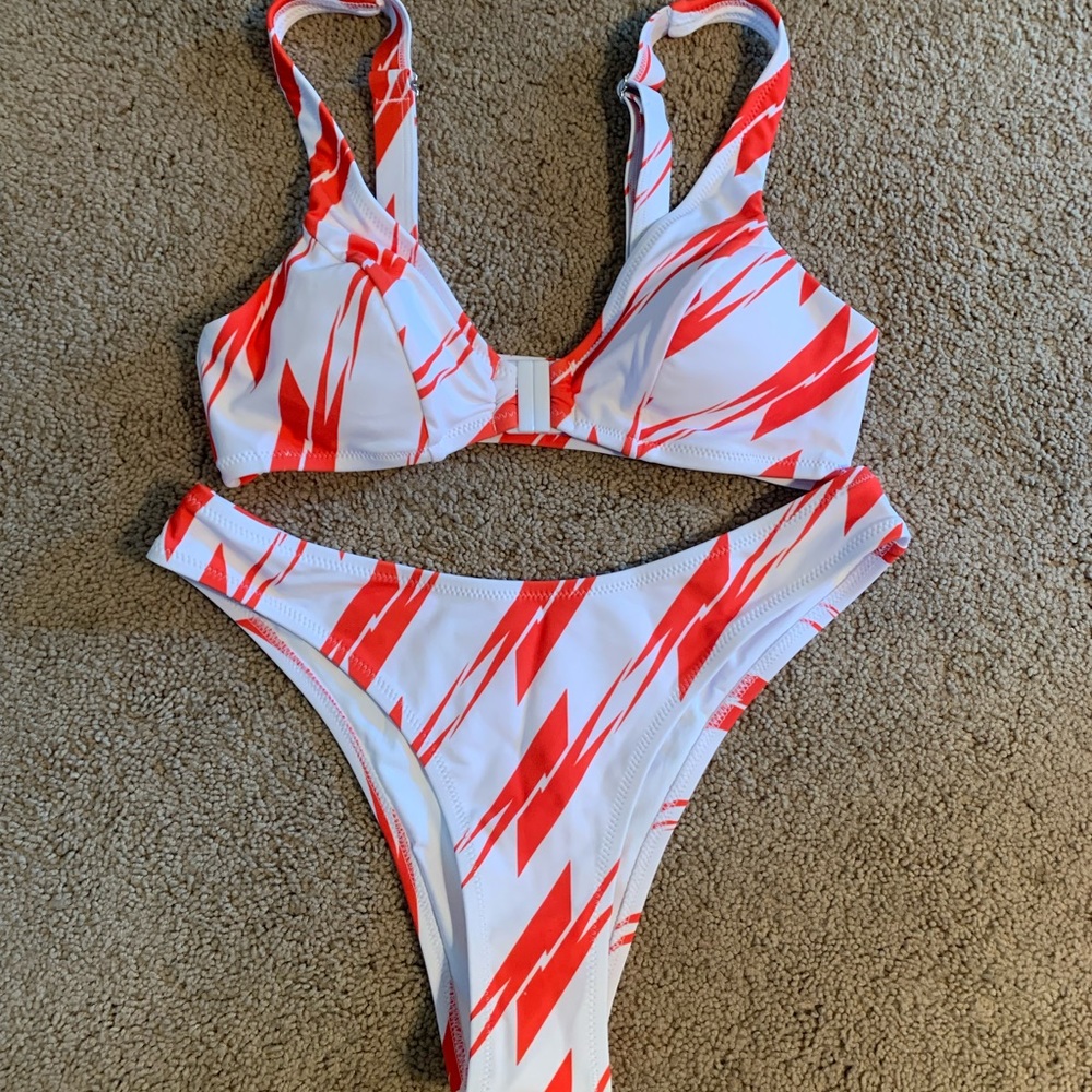 Cupshe sporty bikini set